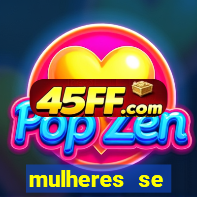 mulheres se exibindo ao vivo